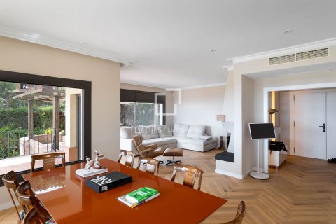 Villa for sale in Cabrils, Barcelona, Spain 4 bedrooms, 292 sq.m. No. 150471 - photo 5