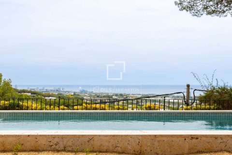 Villa for sale in Cabrils, Barcelona, Spain 4 bedrooms, 292 sq.m. No. 150471 - photo 3