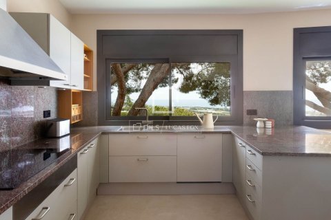 Villa for sale in Cabrils, Barcelona, Spain 4 bedrooms, 292 sq.m. No. 150471 - photo 24