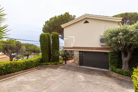 Villa for sale in Cabrils, Barcelona, Spain 4 bedrooms, 292 sq.m. No. 150471 - photo 28