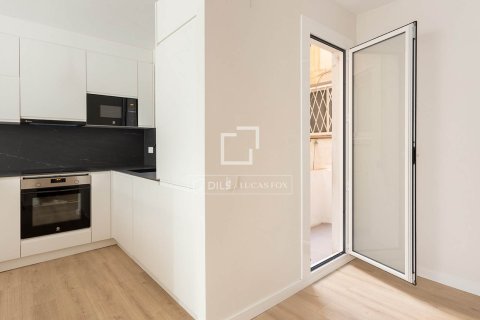 Apartment à vendre à Barcelona, Espagne, 4 chambres, 116 m2 No. 150470 - photo 12