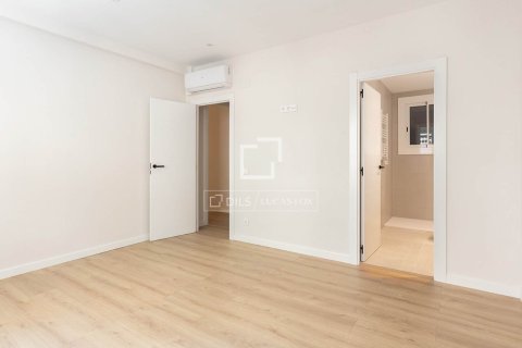 Apartment à vendre à Barcelona, Espagne, 4 chambres, 116 m2 No. 150470 - photo 19