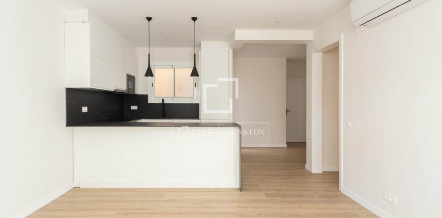 Apartment à Barcelona, Espagne 4 chambres, 116 m2 No. 150470