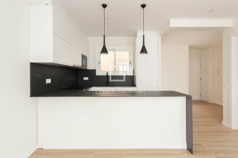 Apartment à vendre à Barcelona, Espagne, 4 chambres, 116 m2 No. 150470 - photo 3