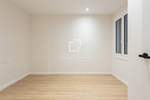 Apartment à vendre à Barcelona, Espagne, 4 chambres, 116 m2 No. 150470 - photo 28