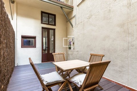 Lägenhet till salu i Barcelona, Spanien 2 sovrum, 85 kvm. Nr. 150468 - foto 2