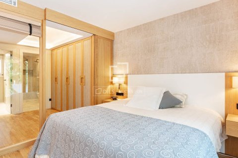 Villa for sale in Barcelona, Spain 4 bedrooms, 234 sq.m. No. 150469 - photo 6