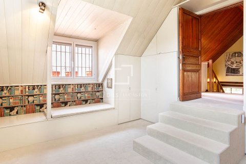 Villa for sale in Barcelona, Spain 4 bedrooms, 234 sq.m. No. 150469 - photo 23