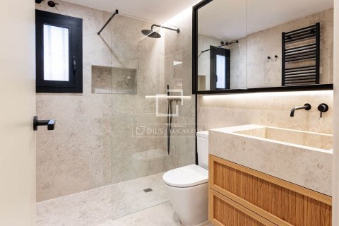 Villa for sale in Barcelona, Spain 4 bedrooms, 234 sq.m. No. 150469 - photo 7