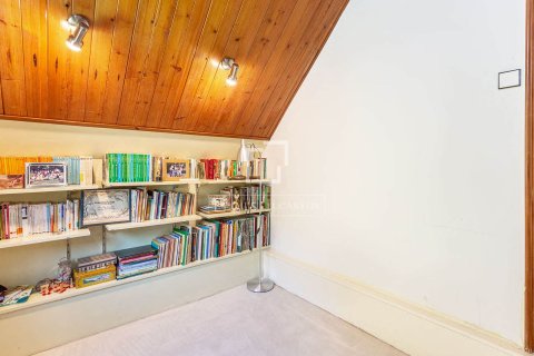 Villa for sale in Barcelona, Spain 4 bedrooms, 234 sq.m. No. 150469 - photo 24