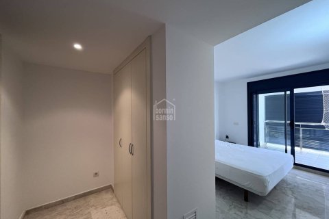 Продажа квартиры в Сьютаделья-де-Менорка, Менорка, Испания 3 спальни, 137м2 №142890 - фото 13