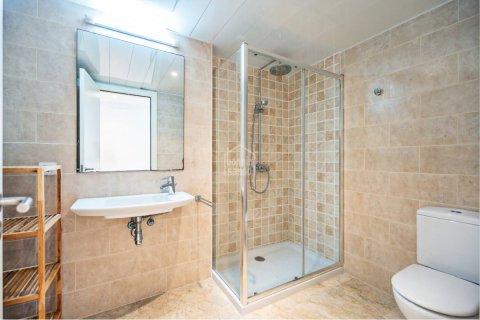 Продажа квартиры в Сьютаделья-де-Менорка, Менорка, Испания 3 спальни, 115м2 №142890 - фото 10