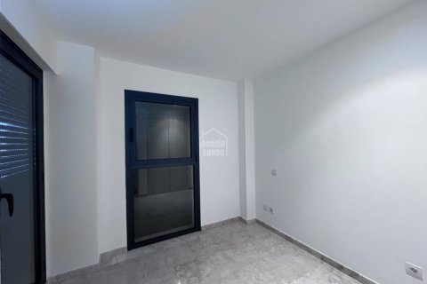Продажа квартиры в Сьютаделья-де-Менорка, Менорка, Испания 3 спальни, 137м2 №142890 - фото 12