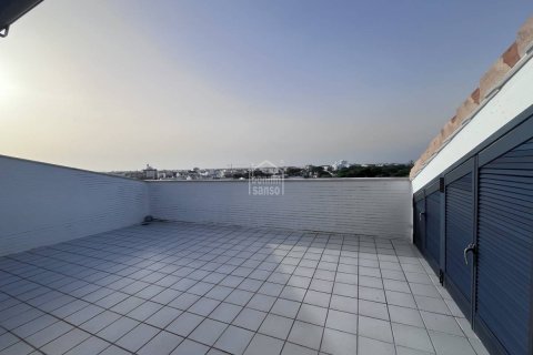 Продажа квартиры в Сьютаделья-де-Менорка, Менорка, Испания 3 спальни, 137м2 №142890 - фото 9