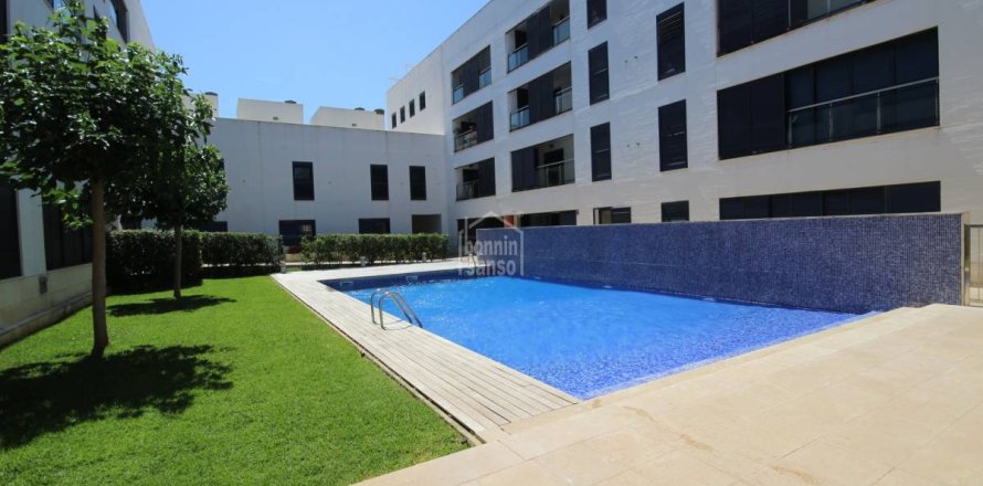 Квартира в Сьютаделья-де-Менорка, Менорка, Испания 3 спальни, 137м2 №142890