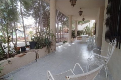 Villa zum Verkauf in Los Balcones, Alicante, Spanien 6 Schlafzimmer, 268 m2 Nr. 191624 - Foto 3