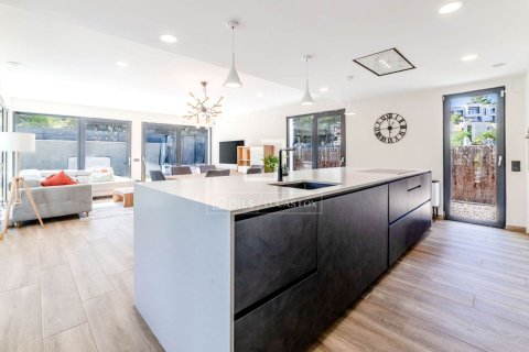 Villa zum Verkauf in Sitges, Barcelona, Spanien 4 Schlafzimmer, 238 m2 Nr. 150955 - Foto 4