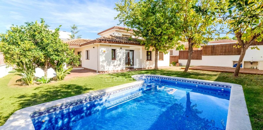 Villa in Sitges, Barcelona, Spanien 4 Schlafzimmer, 344 m2 Nr. 150954