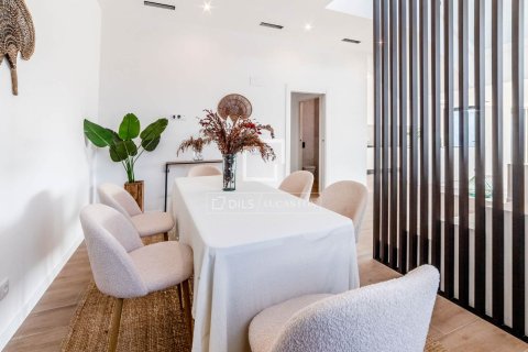 Villa en venta en Sitges, Barcelona, España 4 dormitorios, 212 m2 No. 150952 - foto 7