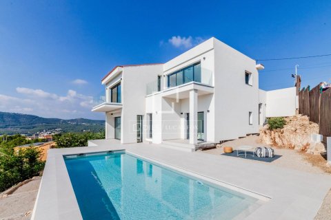 Villa en venta en Sitges, Barcelona, España 4 dormitorios, 212 m2 No. 150952 - foto 1