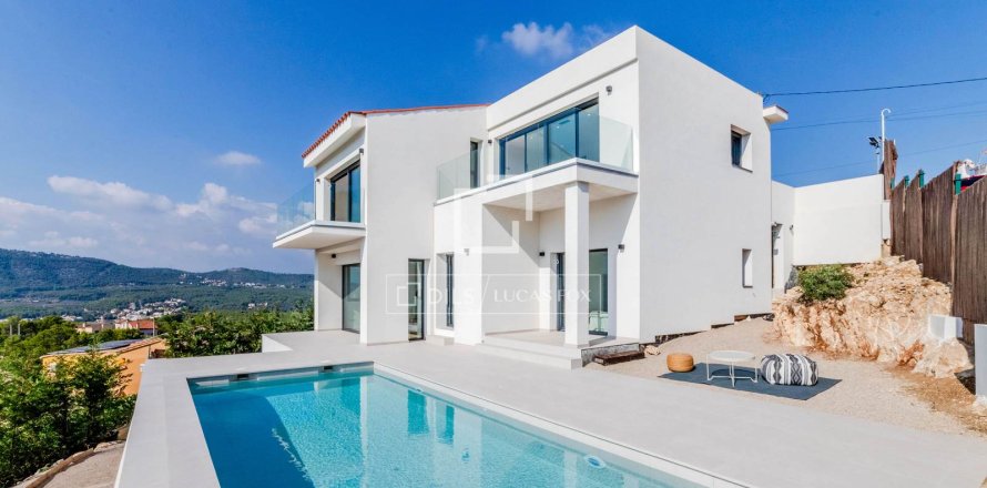 Villa en Sitges, Barcelona, España 4 dormitorios, 212 m2 No. 150952