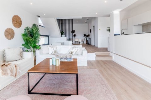 Villa en venta en Sitges, Barcelona, España 4 dormitorios, 212 m2 No. 150952 - foto 3