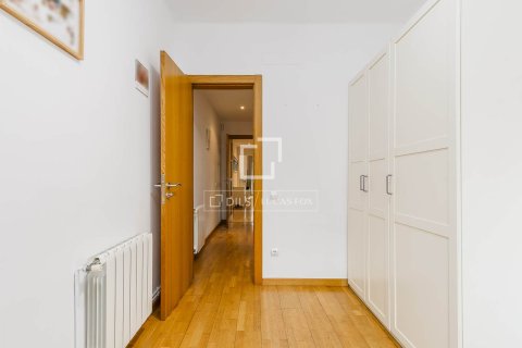 Huoneisto myytävänä Barcelona, Espanja, 3 makuuhuonetta, 100 m2 No. 150953 - kuva 25