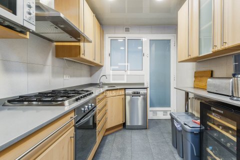 Huoneisto myytävänä Barcelona, Espanja, 3 makuuhuonetta, 100 m2 No. 150953 - kuva 15