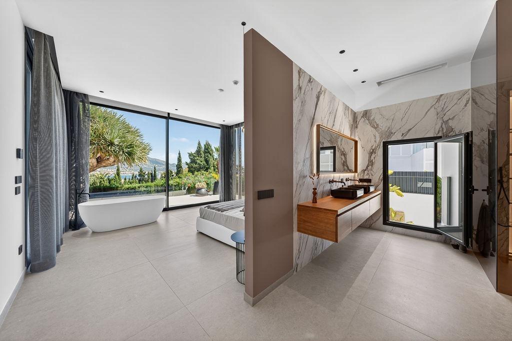 Villa i L'Alfàs del Pi, Alicante, Spanien 4 sovrum, 830.55 kvm. Nr. 183106