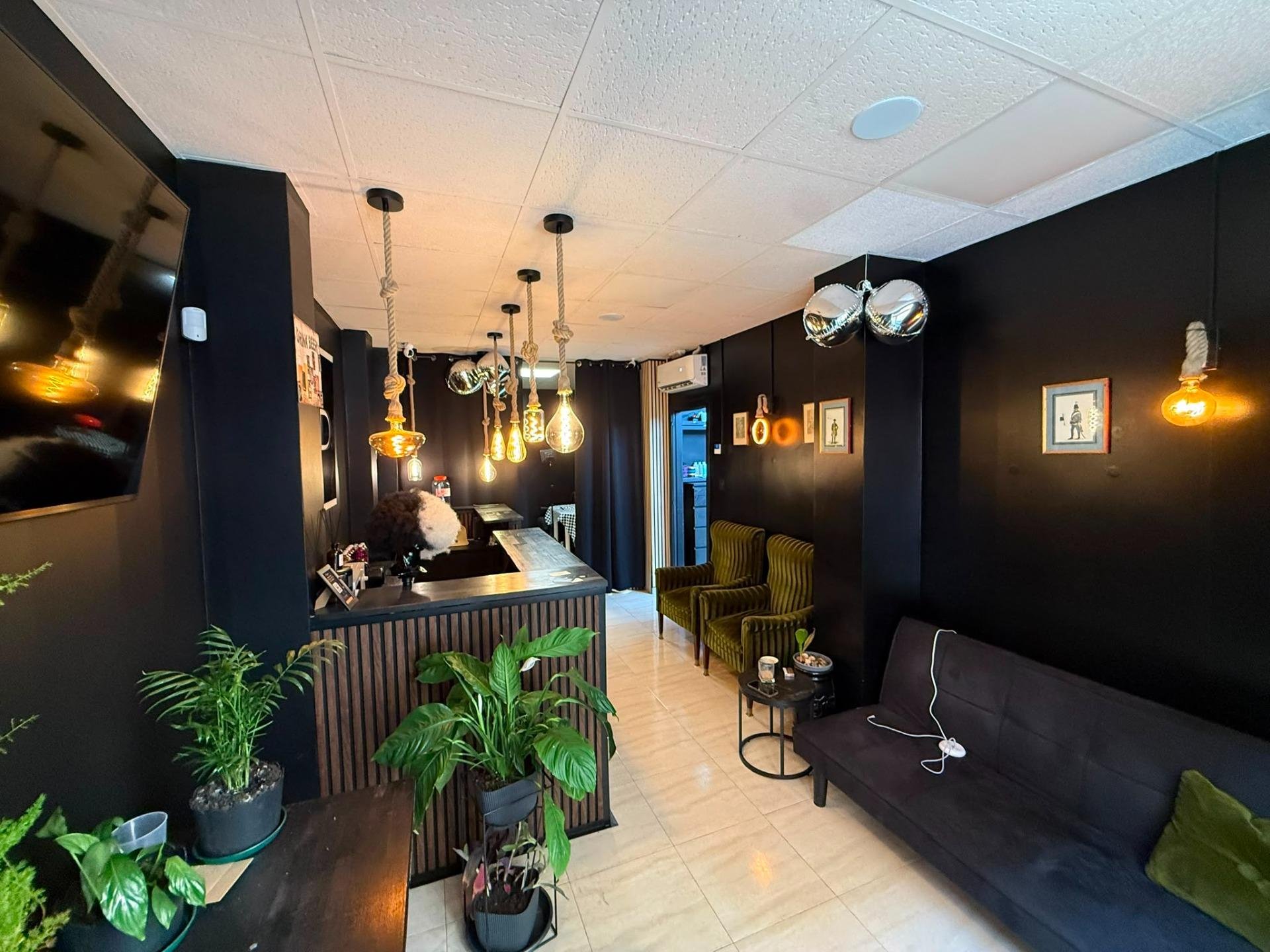 Propiedad comercial en Alicante, España 77 m2 No. 183103