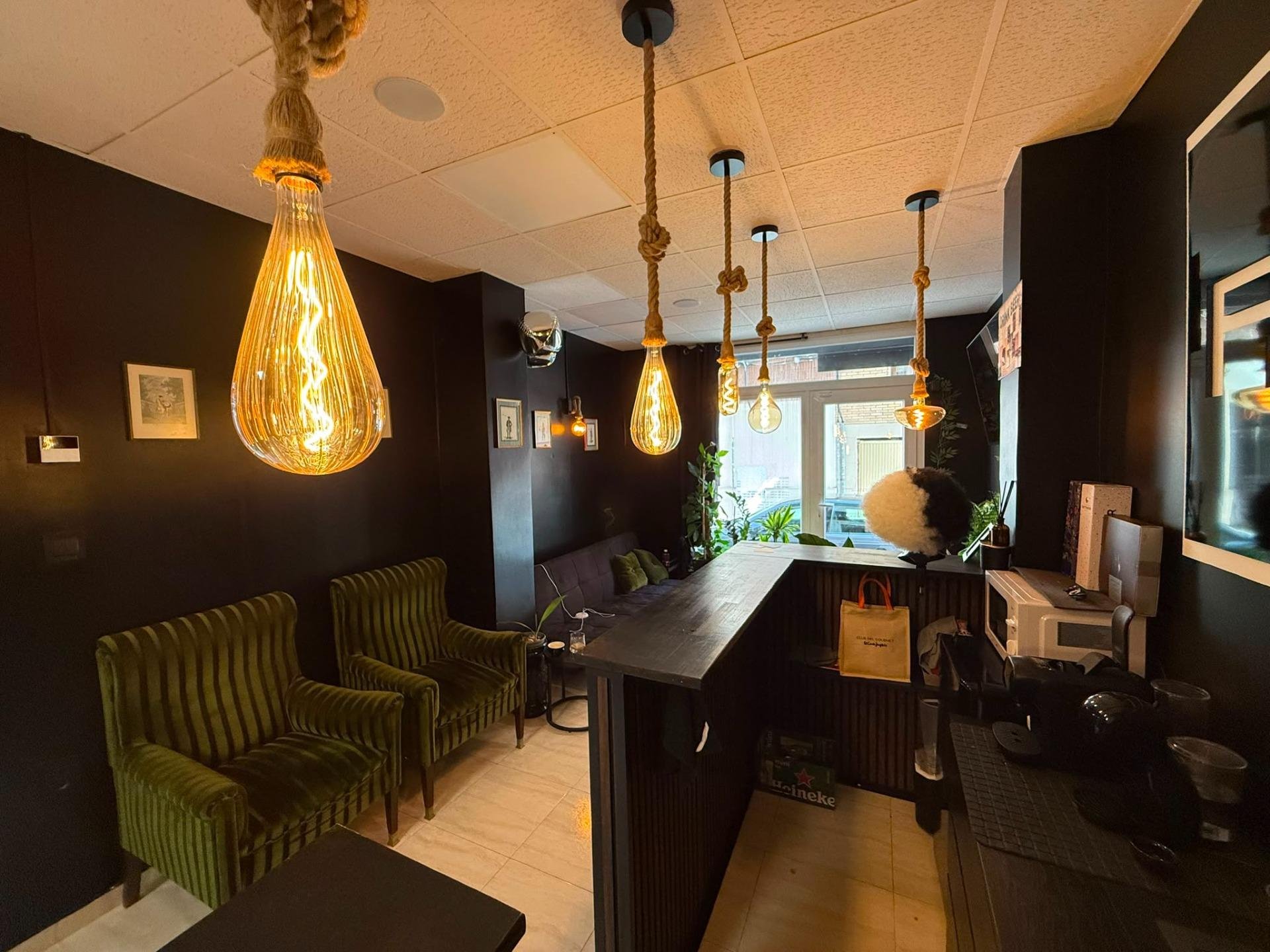 Propiedad comercial en Alicante, España 77 m2 No. 183103
