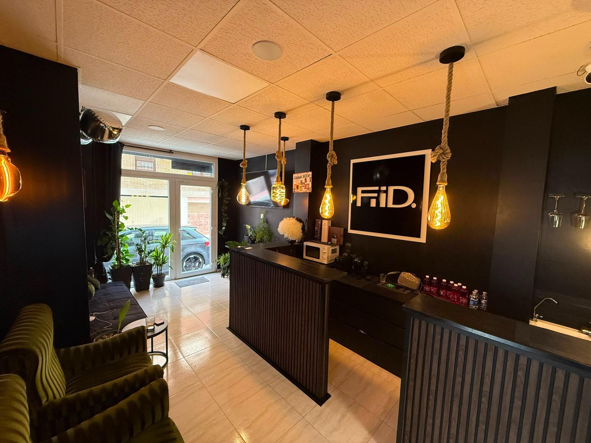 Propiedad comercial en Alicante, España 77 m2 No. 183103