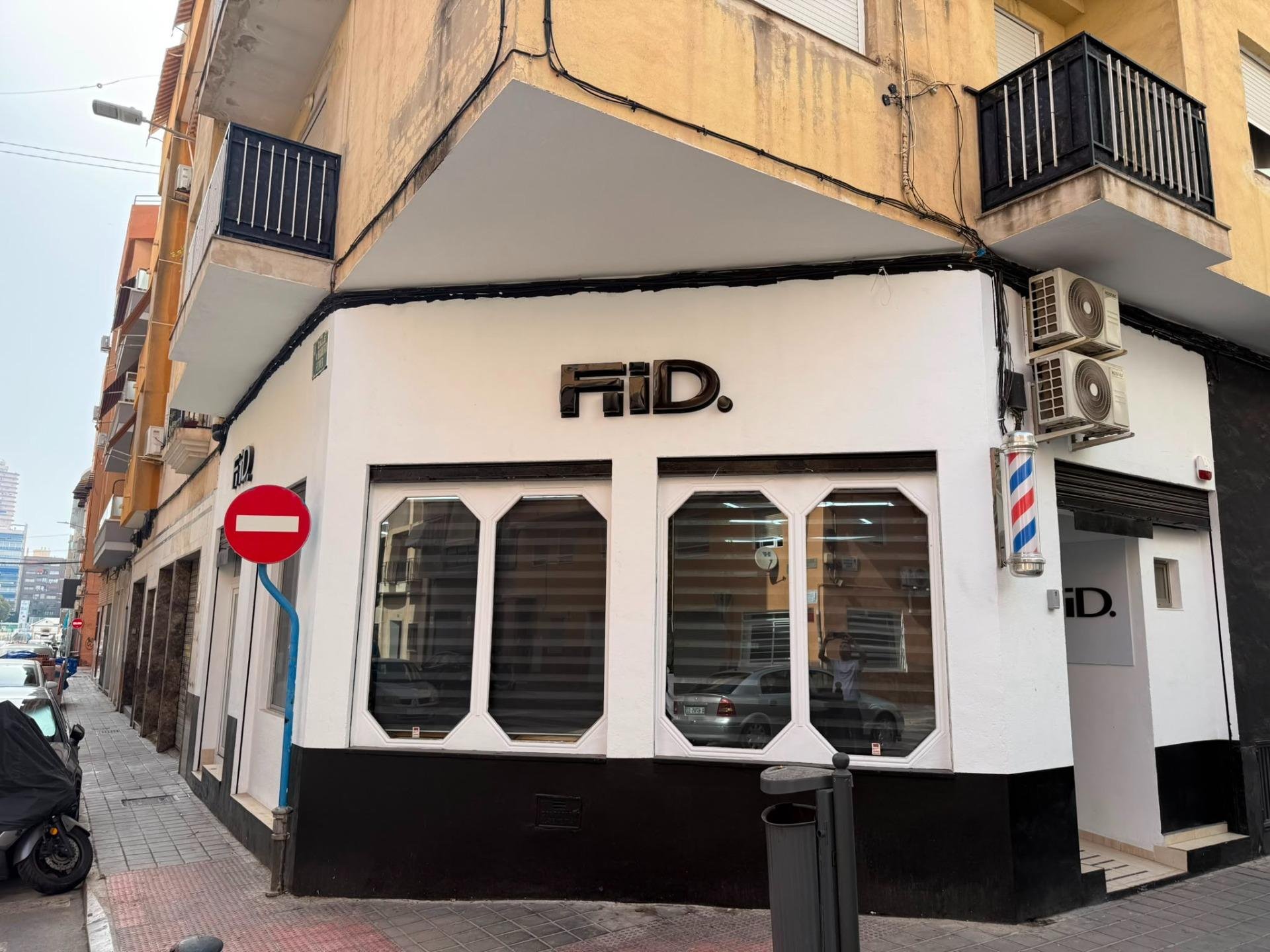 Propiedad comercial en Alicante, España 77 m2 No. 183103