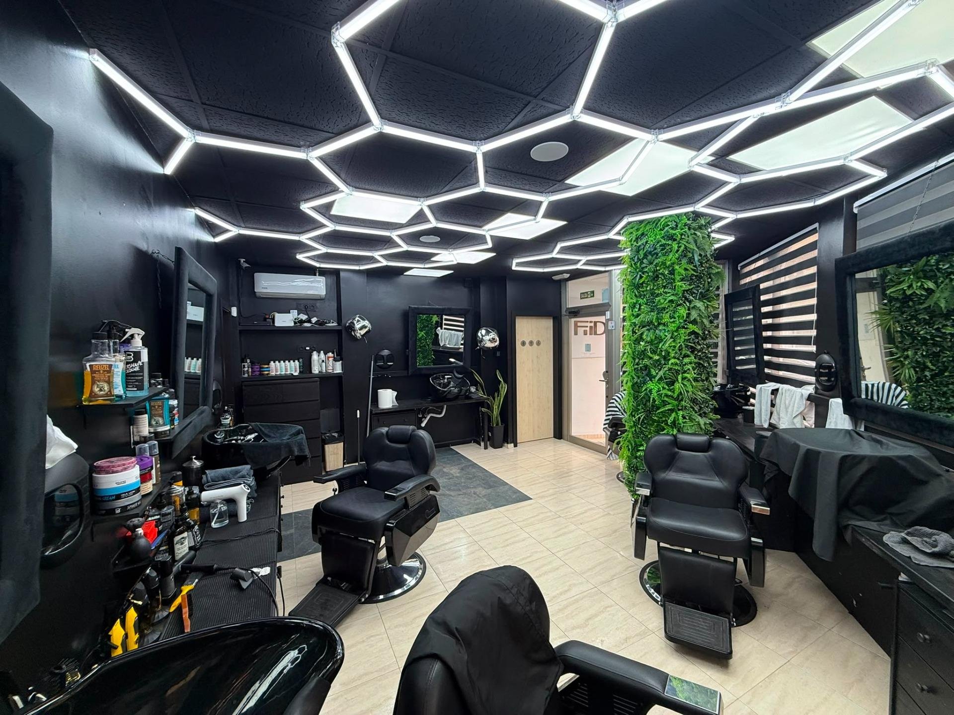 Propiedad comercial en Alicante, España 77 m2 No. 183103
