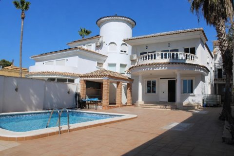 Villa i Jacarilla, Alicante, Spanien 6 sovrum, 400 kvm. Nr. 186855