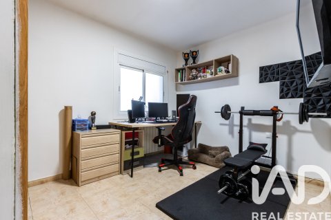 Продажа квартиры в Паретс-дель-Вальес, Барселона, Испания 3 спальни, 68м2 №152526 - фото 28