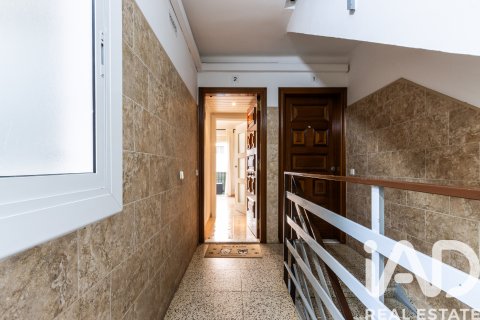 Продажа квартиры в Паретс-дель-Вальес, Барселона, Испания 3 спальни, 68м2 №152526 - фото 2