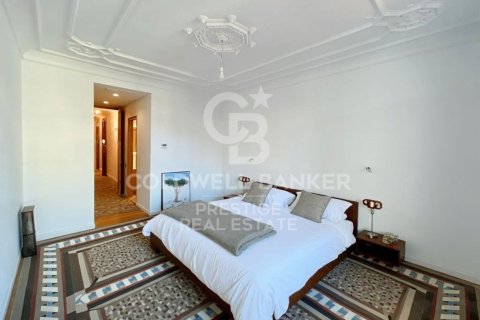 Apartment à vendre à Barcelona, Espagne, 3 chambres, 153 m2 No. 178674 - photo 2