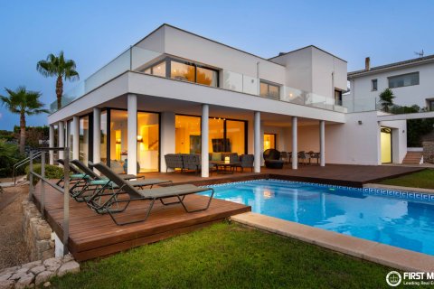 Villa i Santa Ponsa, Mallorca, Spanien 3 sovrum, 466 kvm. Nr. 190528