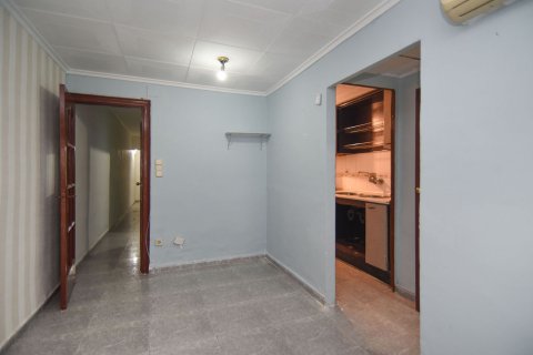 Apartment à vendre à Santa Coloma de Gramenet, Barcelona, Espagne, 2 chambres, 63 m2 No. 191433 - photo 1