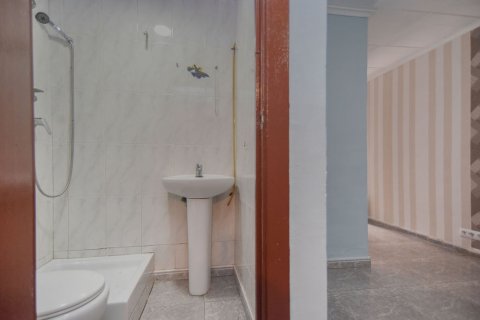 Apartment à vendre à Santa Coloma de Gramenet, Barcelona, Espagne, 2 chambres, 63 m2 No. 191433 - photo 11