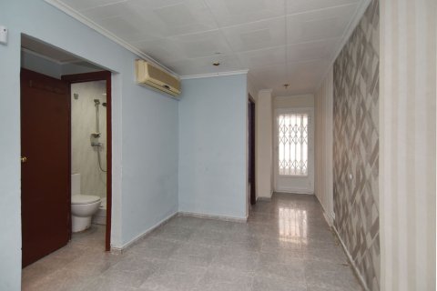 Apartment à vendre à Santa Coloma de Gramenet, Barcelona, Espagne, 2 chambres, 63 m2 No. 191433 - photo 4