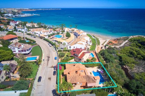 Villa till salu Campoamor, Alicante, Spanien 7 sovrum, 240 kvm. Nr. 138216 - foto 1