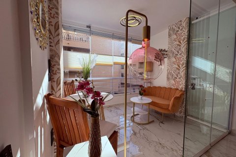 Huoneisto myytävänä Torrevieja, Alicante, Espanja, 1 makuuhuone, 54 m2 No. 192273 - kuva 9