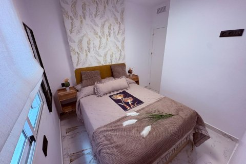 Huoneisto myytävänä Torrevieja, Alicante, Espanja, 1 makuuhuone, 54 m2 No. 192273 - kuva 23