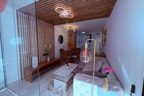 Huoneisto myytävänä Torrevieja, Alicante, Espanja, 1 makuuhuone, 54 m2 No. 192273 - kuva 12