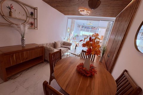 Huoneisto myytävänä Torrevieja, Alicante, Espanja, 1 makuuhuone, 54 m2 No. 192273 - kuva 16