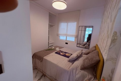 Huoneisto myytävänä Torrevieja, Alicante, Espanja, 1 makuuhuone, 54 m2 No. 192273 - kuva 29