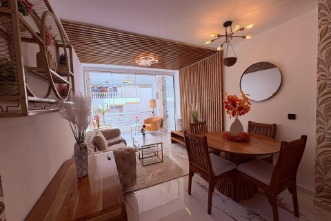 Huoneisto myytävänä Torrevieja, Alicante, Espanja, 1 makuuhuone, 54 m2 No. 192273 - kuva 15