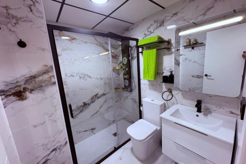 Huoneisto myytävänä Torrevieja, Alicante, Espanja, 1 makuuhuone, 54 m2 No. 192273 - kuva 26